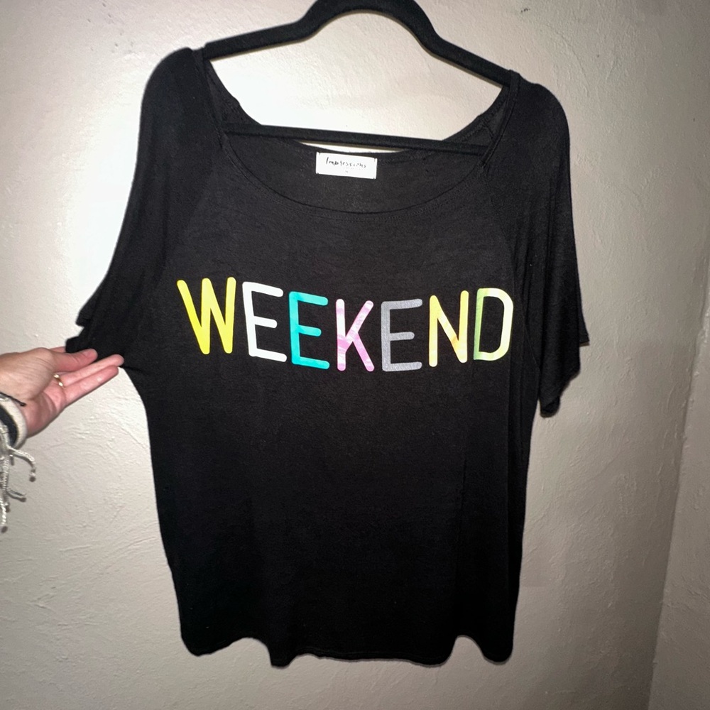 WEEKEND graphic tee